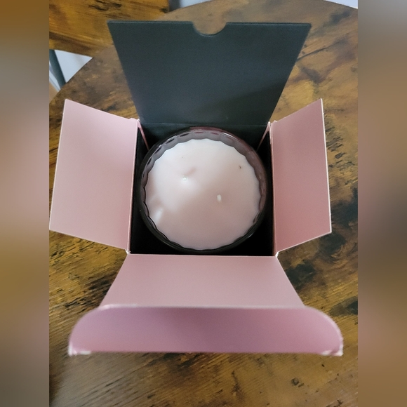 Limited edition Victoria's Secret 2024 Backstage Fashion show-Pink - Picture 9 of 12